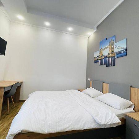 Apartment For Rent In The City Center Of Kharkiv K18 Elinaflats 외부 사진