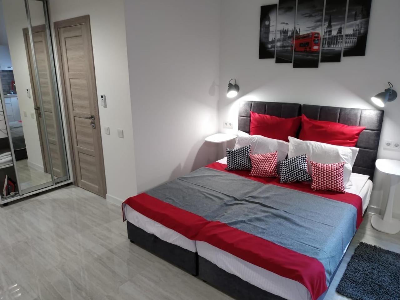 Apartment For Rent In The City Center Of Kharkiv K18 Elinaflats 외부 사진